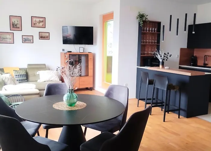 Luxury Wide View Pohorje Bellevue * ホコ・ポホリェ